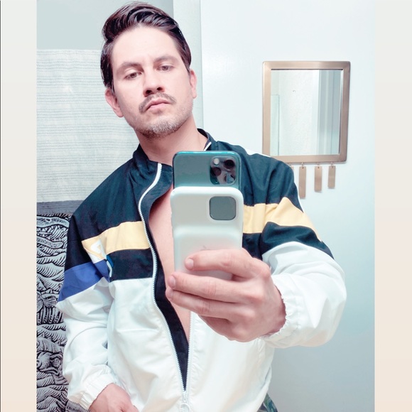 Meet your Posher, Zeke - Picture 2 of 9